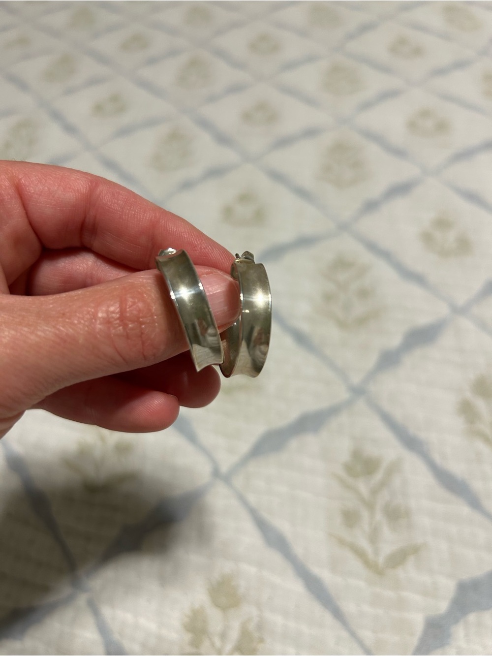 James Avery Bold Silver Hoop Earrings - size medium - Picture 6 of 6